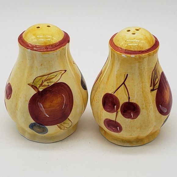 Yellow Red Variety Fruit Vintage Ceramic Salt & Pepper Shaker Set - Picture 10 of 11